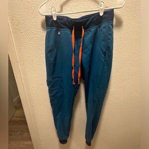 Women’s figs joggers